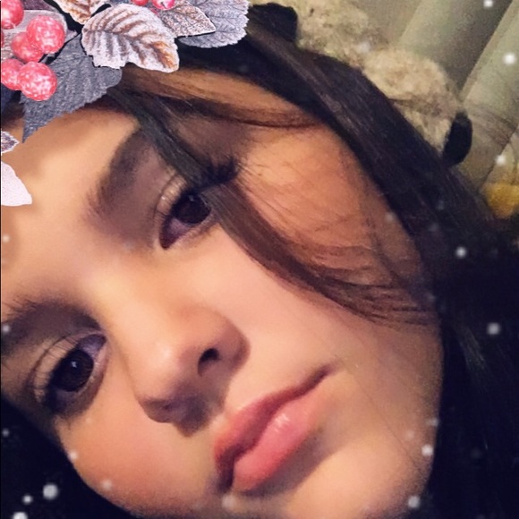 Meet your Posher, Aspen - Picture 5 of 8